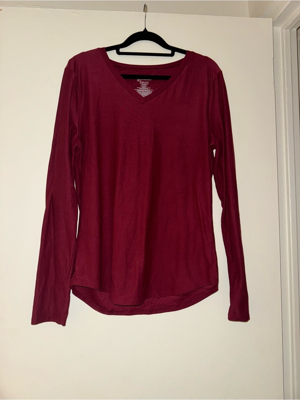 No Boundaries Burgundy Long Sleeve V-Neck Top XL